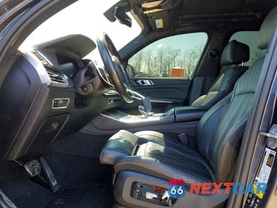 Zdjęcie 7 z 14 samochodu: 2019 BMW X5 XDRIVE50I VIN:5UXJU2C51KLN66955 - miniatura