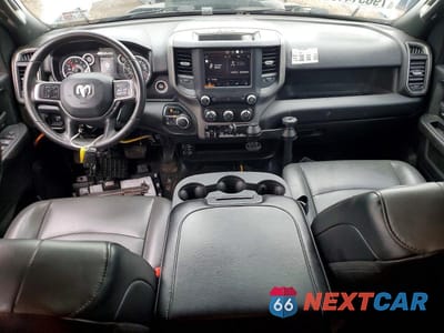 Zdjęcie 8 z 13 samochodu: 2022 RAM 3500 TRADESMAN UTILITY / SERVICE TRUCK VIN:3C63R3GJXNG401925 - miniatura