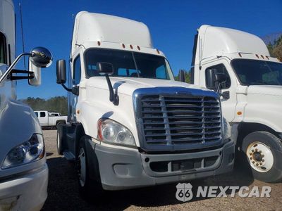 2016 FREIGHTLINER CASCADIA 125 SEMI TRUCK 1FUBGEDV8GLHC5658 - główne zdjęcie licytacji z USA - miniatura