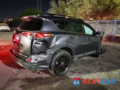 Trzecie zdjęcie samochodu z tyłu: 2018 TOYOTA RAV4 ADVENTURE VIN:2T3RFREV7JW798282 - miniatura