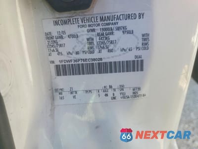 Zdjęcie 10 z 11 samochodu: 2006 FORD F350 SUPER DUTY FLATBED TRUCK VIN:1FDWF36P76EC38028 - miniatura