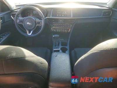 Zdjęcie 8 z 12 samochodu: 2018 KIA OPTIMA LX VIN:5XXGT4L38JG228539 - miniatura