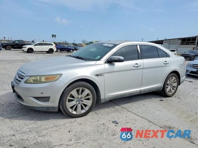 2010 FORD TAURUS LIMITED 1FAHP2FW3AG143335 - główne zdjęcie licytacji z USA - miniatura