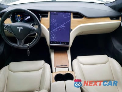 Zdjęcie 8 z 11 samochodu: 2021 TESLA MODEL S VIN:5YJSA1E2XMF426288 - miniatura