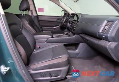 Piąte zdjęcie samochodu w środku: 2025 NISSAN PATHFINDER SL VIN:5N1DR3CA2SC232612 - miniatura