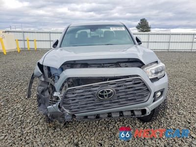 Piąte zdjęcie samochodu w środku: 2021 TOYOTA TACOMA TRD OFF-ROAD VIN:3TMCZ5AN6MM402098 - miniatura