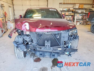 Piąte zdjęcie samochodu w środku: 2018 JEEP GRAND CHEROKEE LAREDO VIN:1C4RJEAG6JC451091 - miniatura