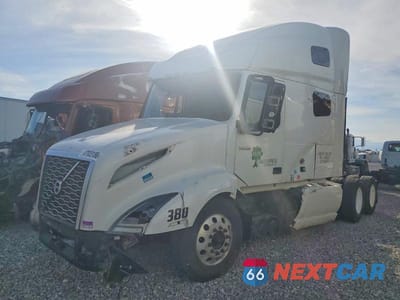 Drugie zdjęcie samochodu z przodu: 2023 VOLVO VNL SEMI TRUCK VIN:4V4NC9EH5PN631098 - miniatura