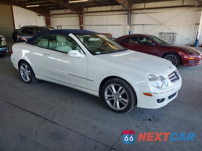 Czwarte zdjęcie samochodu z boku: 2007 MERCEDES-BENZ CLK 350 VIN:WDBTK56F57T078880 - miniatura
