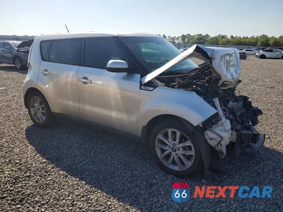 Czwarte zdjęcie samochodu z boku: 2018 KIA SOUL + VIN:KNDJP3A56J7511572 - miniatura