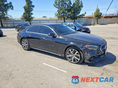 Czwarte zdjęcie samochodu z boku: 2024 MERCEDES-BENZ E 350 4MATIC VIN:W1KLF4HB8RA007753 - miniatura