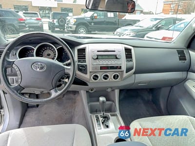 Zdjęcie 9 z 10 samochodu: 2005 TOYOTA TACOMA V6 VIN:5TEMU52N35Z007009 - miniatura