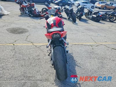 Czwarte zdjęcie samochodu z boku: 2024 HONDA CBR650 R VIN:MLHRH1553R5000579 - miniatura