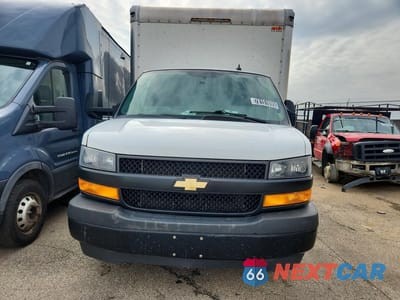 Piąte zdjęcie samochodu w środku: 2020 CHEVROLET EXPRESS BOX TRUCK VIN:1HA6GUCG5LN010631 - miniatura