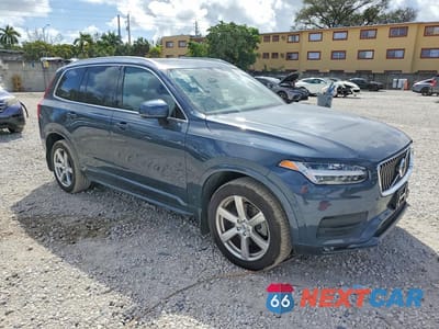 Czwarte zdjęcie samochodu z boku: 2022 VOLVO XC90 T6 MOMENTUM VIN:YV4A22PK9N1816527 - miniatura
