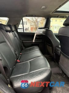 Piąte zdjęcie samochodu w środku: 2010 TOYOTA 4RUNNER LIMITED VIN:JTEBU5JR9A5001140 - miniatura