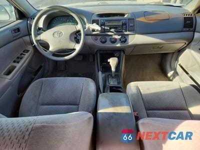 Zdjęcie 8 z 11 samochodu: 2003 TOYOTA CAMRY LE VIN:4T1BE32K13U179314 - miniatura