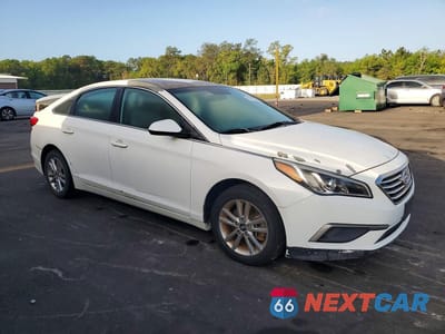 Czwarte zdjęcie samochodu z boku: 2017 HYUNDAI SONATA BASE VIN:5NPE24AF4HH563013 - miniatura