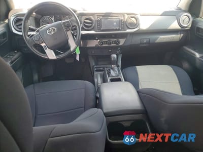 Zdjęcie 8 z 12 samochodu: 2016 TOYOTA TACOMA SR5 V6 VIN:3TMAZ5CNXGM002005 - miniatura