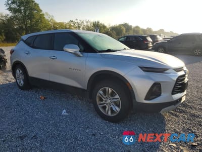 Czwarte zdjęcie samochodu z boku: 2020 CHEVROLET BLAZER 2LT VIN:3GNKBCRS1LS667365 - miniatura