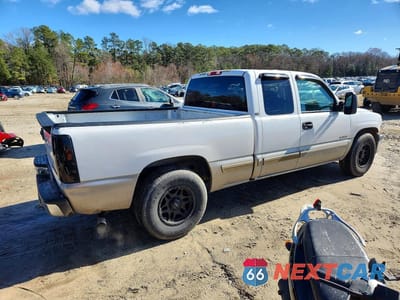 Trzecie zdjęcie samochodu z tyłu: 2001 CHEVROLET SILVERADO C1500 VIN:2GCEC19V811107790 - miniatura
