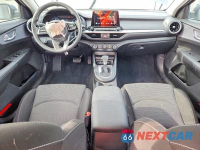 Zdjęcie 8 z 12 samochodu: 2024 KIA FORTE LX VIN:3KPF24AD7RE753252 - miniatura