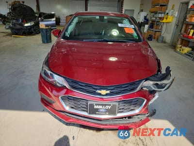 Piąte zdjęcie samochodu w środku: 2018 CHEVROLET CRUZE LT VIN:1G1BE5SM5J7118974 - miniatura