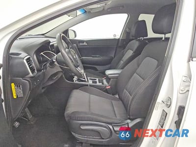 Zdjęcie 7 z 12 samochodu: 2021 KIA SPORTAGE LX VIN:KNDPMCACXM7917781 - miniatura