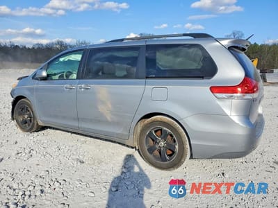 Drugie zdjęcie samochodu z przodu: 2011 TOYOTA SIENNA VIN:5TDKK3DCXBS061509 - miniatura