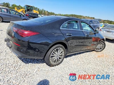Trzecie zdjęcie samochodu z tyłu: 2025 MERCEDES-BENZ CLA 250 VIN:W1K5J4GB1SN556458 - miniatura