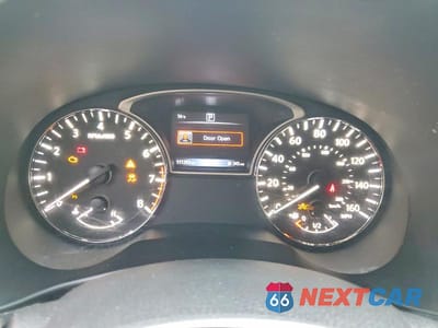 Zdjęcie 9 z 13 samochodu: 2018 NISSAN PATHFINDER S VIN:5N1DR2MN0JC655120 - miniatura