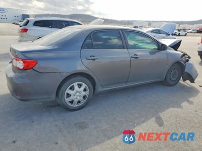 Trzecie zdjęcie samochodu z tyłu: 2013 TOYOTA COROLLA LE VIN:5YFBU4EE5DP145927 - miniatura