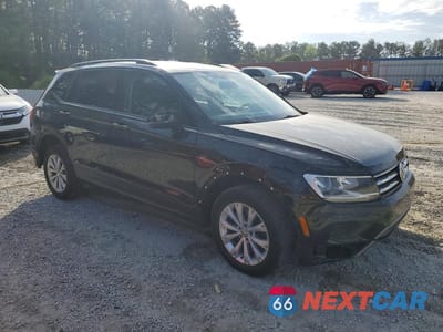 Czwarte zdjęcie samochodu z boku: 2020 VOLKSWAGEN TIGUAN S VIN:3VV1B7AX6LM052609 - miniatura