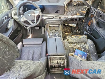 Zdjęcie 8 z 12 samochodu: 2025 BMW X7 XDRIVE40I VIN:5UX23EM06S9X07186 - miniatura