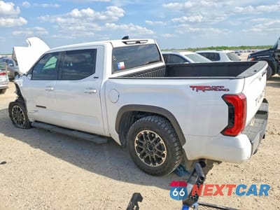 Drugie zdjęcie samochodu z przodu: 2023 TOYOTA TUNDRA SR5 VIN:5TFLA5AB6PX025722 - miniatura