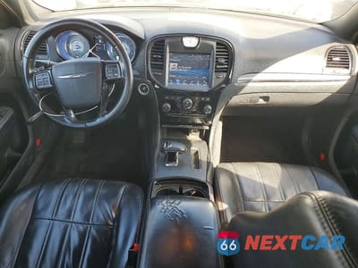 Zdjęcie 8 z 12 samochodu: 2014 CHRYSLER 300 S VIN:2C3CCABG0EH373230 - miniatura