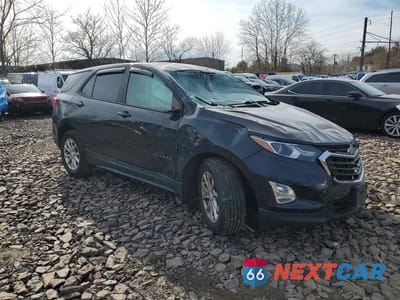 Czwarte zdjęcie samochodu z boku: 2020 CHEVROLET EQUINOX LS VIN:2GNAXHEV1L6157414 - miniatura
