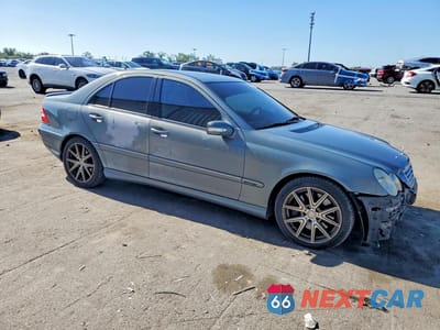 Czwarte zdjęcie samochodu z boku: 2007 MERCEDES-BENZ C 230 VIN:WDBRF52H77F854611 - miniatura