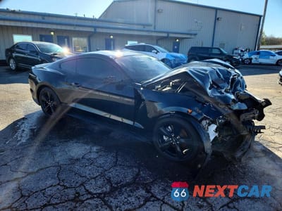 Czwarte zdjęcie samochodu z boku: 2022 FORD MUSTANG VIN:1FA6P8TH5N5110239 - miniatura