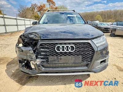 Piąte zdjęcie samochodu w środku: 2018 AUDI Q7 PREMIUM PLUS VIN:WA1LAAF77JD038303 - miniatura