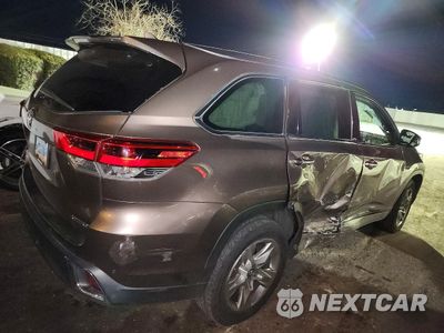Trzecie zdjęcie samochodu z tyłu: 2018 TOYOTA HIGHLANDER LIMITED VIN:5TDYZRFH8JS279660 - miniatura