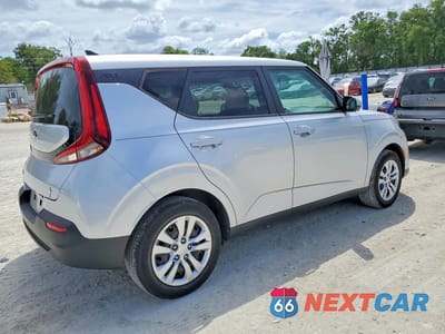 Trzecie zdjęcie samochodu z tyłu: 2020 KIA SOUL LX VIN:KNDJ23AU5L7098729 - miniatura