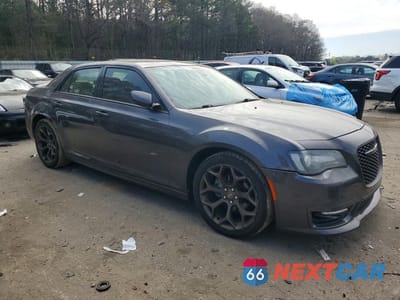 Czwarte zdjęcie samochodu z boku: 2017 CHRYSLER 300 S VIN:2C3CCABG7HH661380 - miniatura