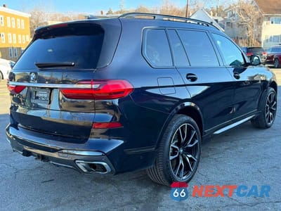 Trzecie zdjęcie samochodu z tyłu: 2019 BMW X7 XDRIVE50I VIN:5UXCX4C54KLB39719 - miniatura