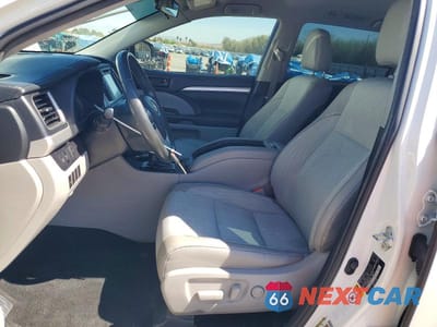 Zdjęcie 7 z 14 samochodu: 2019 TOYOTA HIGHLANDER LE PLUS VIN:5TDZZRFH9KS338706 - miniatura