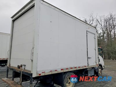 Trzecie zdjęcie samochodu z tyłu: 2020 ISUZU NRR VIN:JALE5W167L7304921 - miniatura