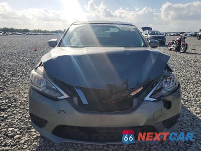 Piąte zdjęcie samochodu w środku: 2017 NISSAN SENTRA SV VIN:3N1AB7AP5HY341515 - miniatura