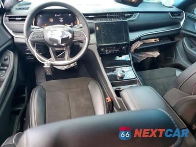 Zdjęcie 8 z 12 samochodu: 2025 JEEP GRAND CHEROKEE LAREDO VIN:1C4RJGAG8SC338451 - miniatura