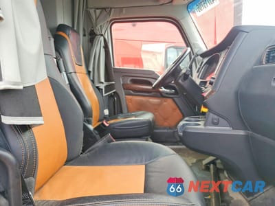 Piąte zdjęcie samochodu w środku: 2023 KENWORTH CONSTRUCTION T680 VIN:1XKYD49X9PJ952115 - miniatura