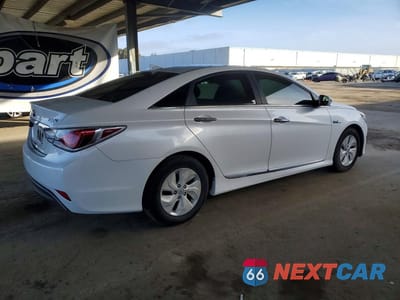 Trzecie zdjęcie samochodu z tyłu: 2013 HYUNDAI SONATA HYBRID VIN:KMHEC4A40DA069062 - miniatura
